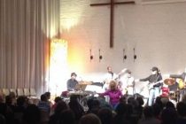 Iglesia abre templo para shows de blues y jazz