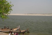 Encuentran 102 cadáveres en un río de la India