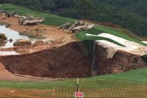 Aparecen cuatro fosos gigantes de hasta 23 metros de diámetro en un campo de golf en EE.UU.