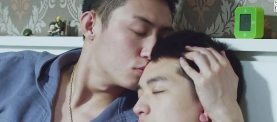 China prohíbe escenas homosexuales en televisión porque son “vulgares e inmorales”