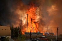Incendio infernal en Canadá consume mil 600 viviendas (+fotos)
