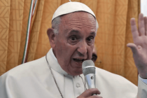 Papa dice que cristianos deben pedir perdón a homosexuales
