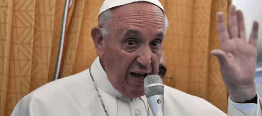 Papa dice que cristianos deben pedir perdón a homosexuales