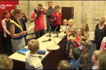 Escuela belga realiza una boda gay entre dos niños de siete años