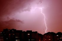 Gran tormenta eléctrica en la India deja más de 100 fallecidos en un solo día