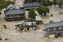 Lluvias e inundaciones dejan cientos de muertos en China y Japón