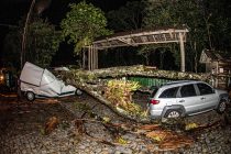 (VIDEOS) ASÍ FUE EL CICLÓN BOMBA QUE AZOTÓ A BRASIL CAUSANDO DECESOS