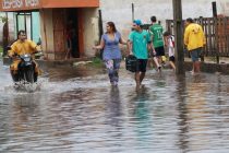 Un millón más de personas afectadas por las inundaciones en Bihar, cuando anuncian fuertes lluvias en los distritos del norte (Videos)