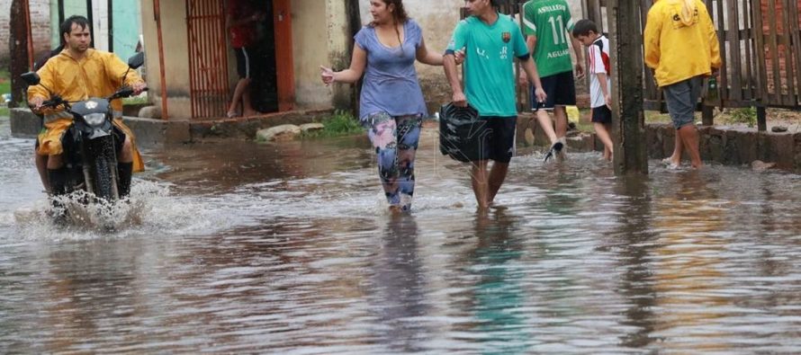 Un millón más de personas afectadas por las inundaciones en Bihar, cuando anuncian fuertes lluvias en los distritos del norte (Videos)