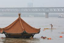 Inundaciones en China dejan al menos 140 muertos y desaparecidos.