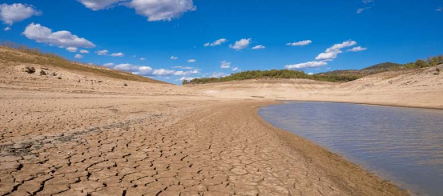 Francia impone restricciones de agua por la peor sequía en décadas