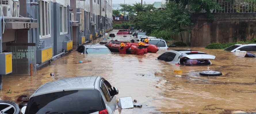 (Vídeos) Inundaciones repentinas y aludes de lodo matan a 13 personas en Corea del Sur