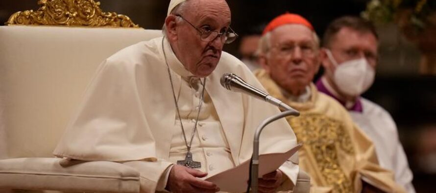 Líderes católicos critican la aprobación del Papa sobre los matrimonios homosexuales