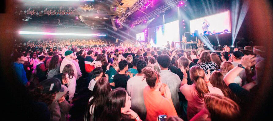 Dios respondió Más de 2500 jóvenes entregan su vida a Cristo en evento cristiano en Australia