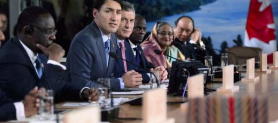 Los líderes canadienses piden más restricciones a la libertad de expresión después de que el viceprimer ministro confrontara a un manifestante enojado