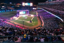 SoCal Harvest de Greg Laurie atrae a 50,000 participantes y ve más de 8,600 decisiones para Cristo