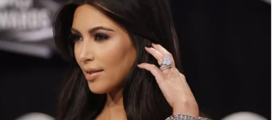Kim Kardashian deja de romper lazos con Balenciaga por campaña con ‘imágenes inquietantes’ de niños