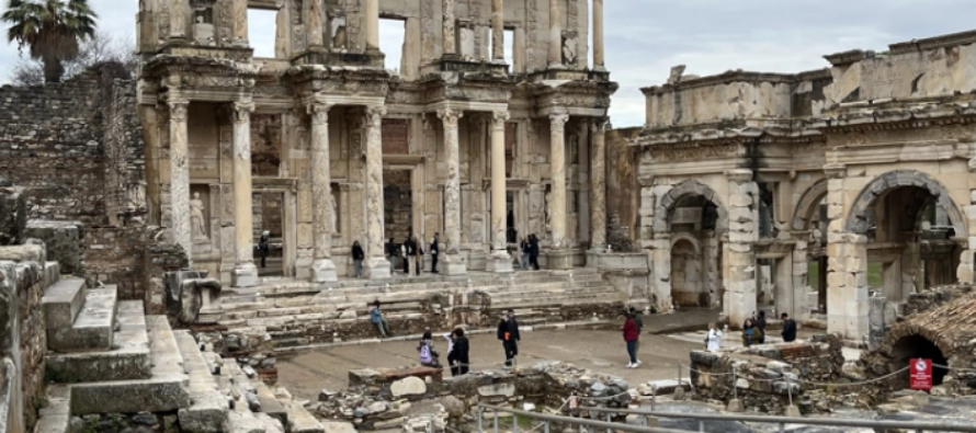 En Turquía, muchos restos de iglesias primitivas atraen al viajero cristiano