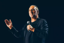 Brian Houston de Hillsong dice que su padre era un «pedófilo en serie» que recibió una pensión después de su liberación