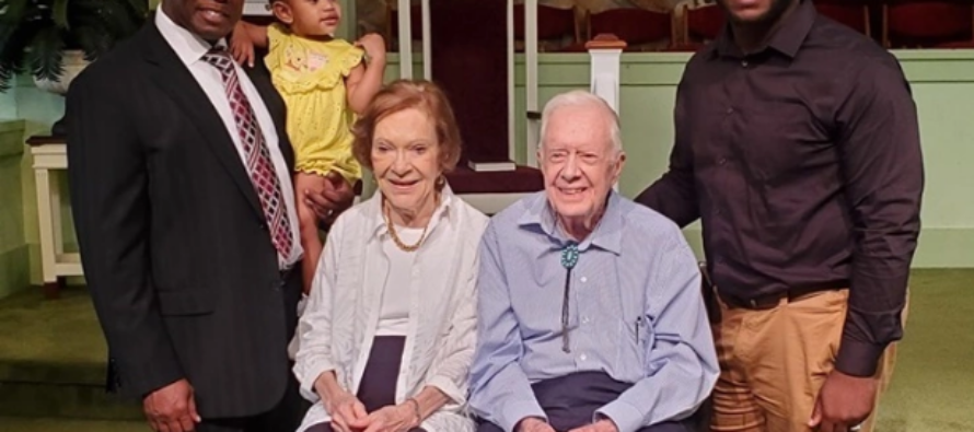 Mientras continúa la vigilia por Jimmy Carter, muchos celebran su legado de fe