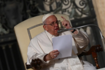 El Papa Francisco dice que la ‘ideología de género’ es ‘una de las colonizaciones ideológicas más peligrosas’