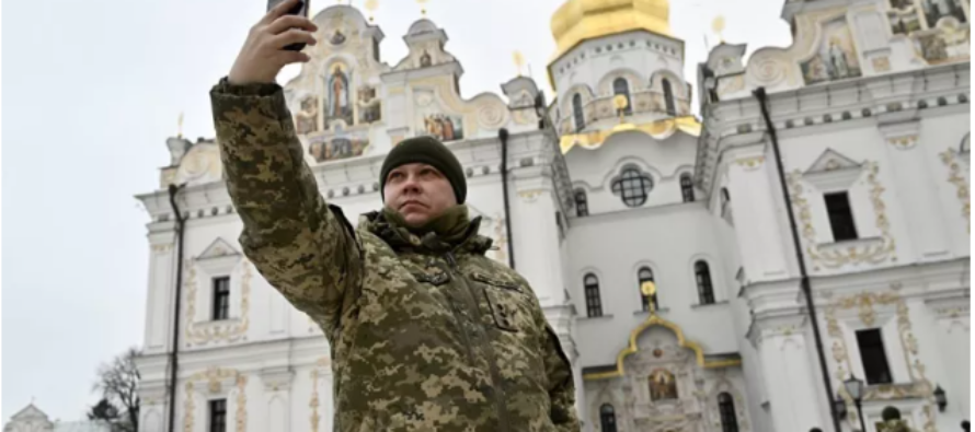 Ucrania ordena a la Iglesia ortodoxa vinculada a Rusia desalojar el histórico monasterio de Kiev