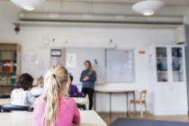 Arizona Christian University promete acción después de que el distrito escolar prohíba a los estudiantes maestros basados ​​en la fe